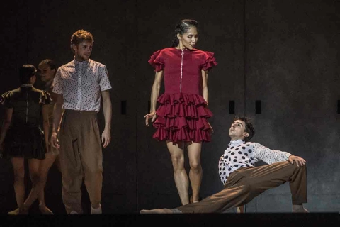 Carmen para un final.